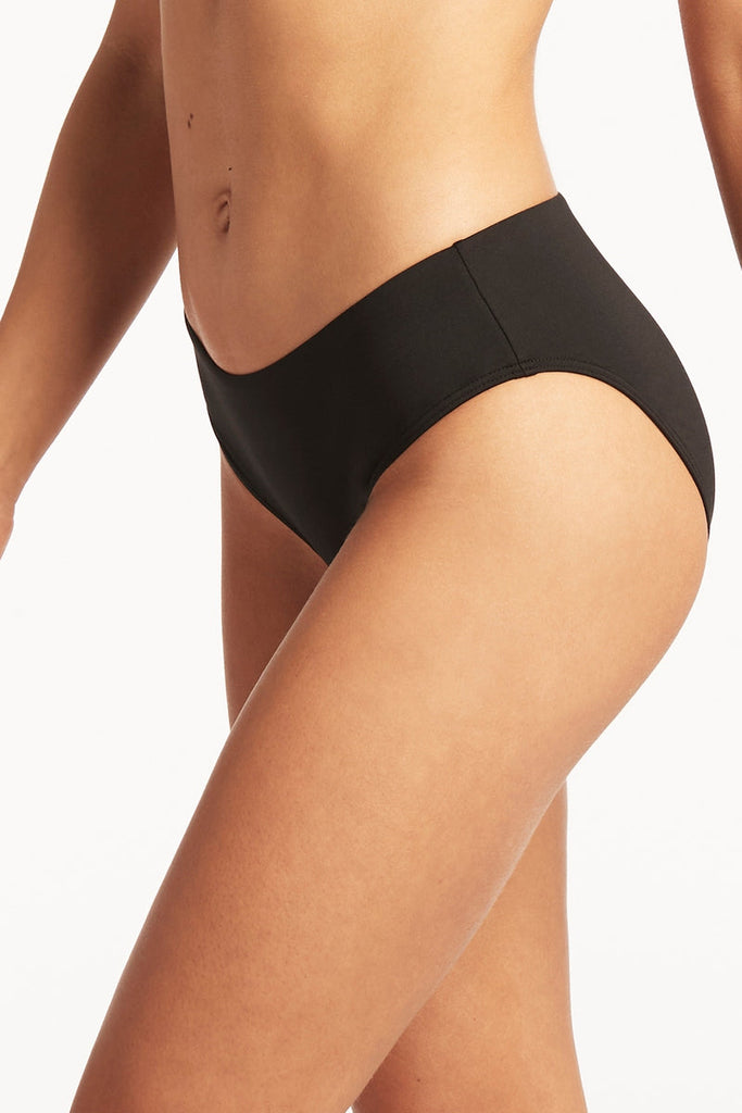 Sea Level Essentials mid rise bikini bottom - black – Sunblockers